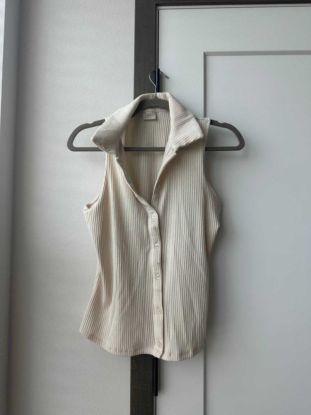 A New Day Cream Ribbed Sleeveless Button Front Collared Top